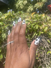 Load image into Gallery viewer, Moo-tastic Luxe Press on Nails

